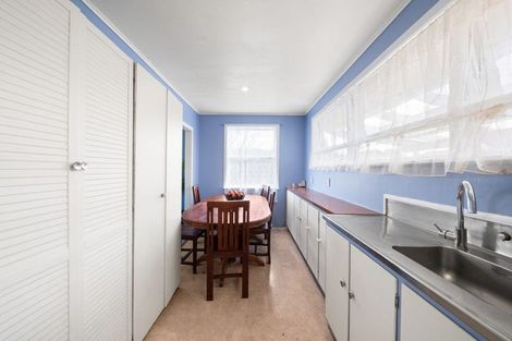 Photo of property in 15 Kambalda Street, Mangere Bridge, Auckland, 2022
