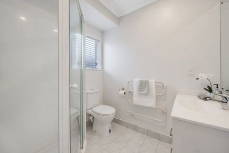 Photo of property in 19 Montecito Place, Golflands, Auckland, 2013