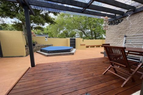 Photo of property in 18 King Richard Place, Browns Bay, Auckland, 0630