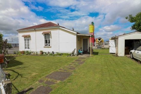 Photo of property in 1 Cadman Street, Dannevirke, 4930