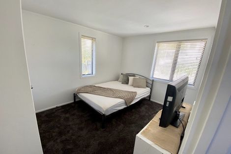 Photo of property in 17 Monte Cassino Place, Birkdale, Auckland, 0626