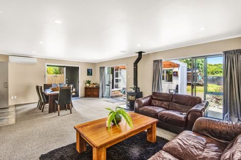 Photo of property in 64 Poplar Avenue, Raumati South, Paraparaumu, 5032