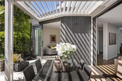 Photo of property in 1a Maleme Avenue, Belmont, Auckland, 0622