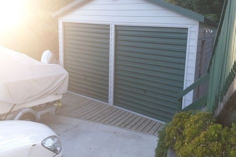 Photo of property in 2/8 Glenvale Place, Totara Vale, Auckland, 0629