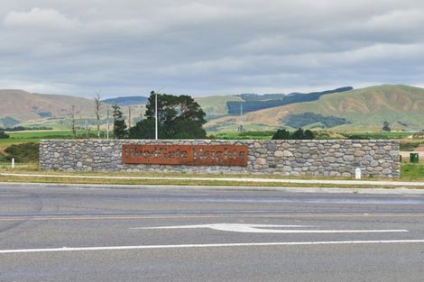 Photo of property in 27 Coutts Way, Fitzherbert, Palmerston North, 4410