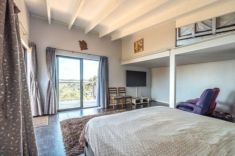 Photo of property in 27 Okoka Road, Omiha, Waiheke Island, 1081