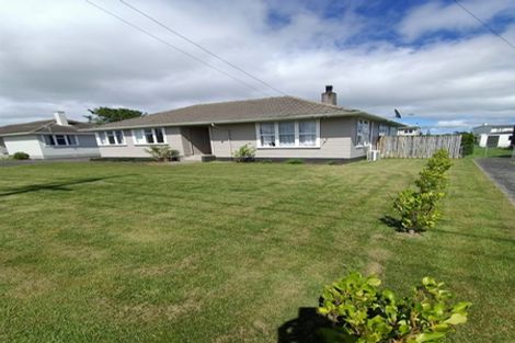 Photo of property in 21 Holland Crescent, Bulls, 4818