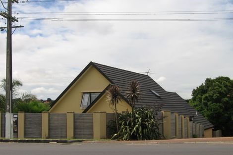 Photo of property in 500 Blockhouse Bay Road, Blockhouse Bay, Auckland, 0600