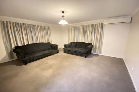 Photo of property in 10 San Bernadino Drive, Henderson, Auckland, 0612