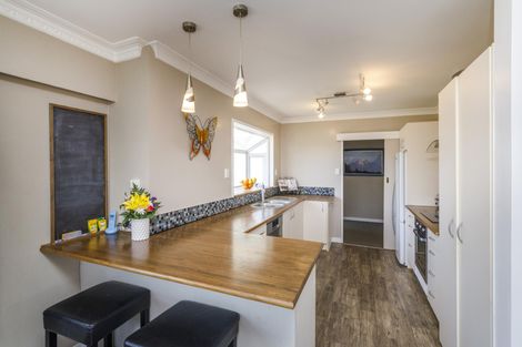 Photo of property in 6 Tabak Crescent, Takaro, Palmerston North, 4412