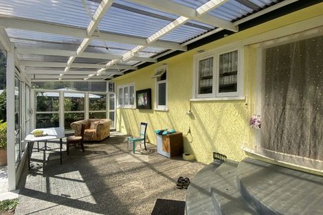 Photo of property in 7 Canterbury Street, Picton, 7220