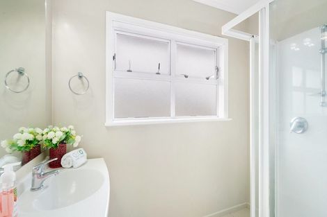 Photo of property in 44 Aurea Avenue, Pakuranga, Auckland, 2010