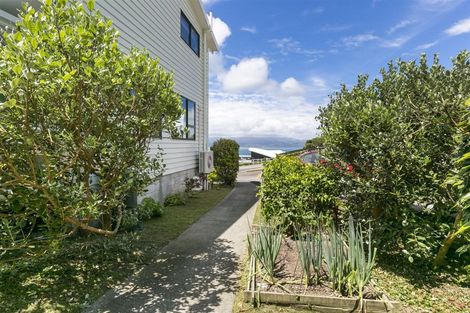 Photo of property in 2/76 Lohia Street, Khandallah, Wellington, 6035