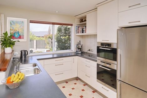 Photo of property in 2/7 Kelson Lane, Ilam, Christchurch, 8041