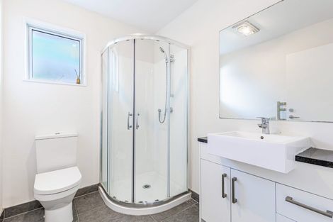 Photo of property in 8 Sauterne Road, Kumeu, 0810