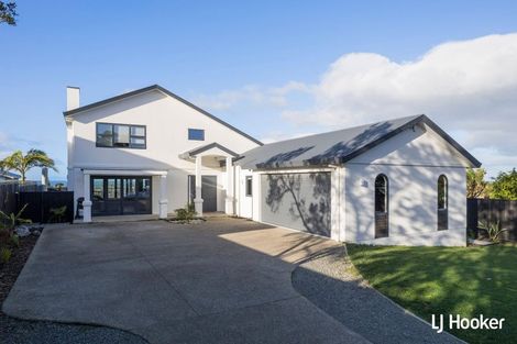 Photo of property in 33 The Crescent, Waihi Beach, 3611