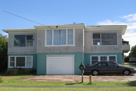 Photo of property in 1/72 Gulf View Road, Murrays Bay, Auckland, 0630