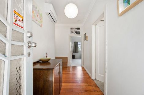 Photo of property in 76 Maupuia Road, Maupuia, Wellington, 6022