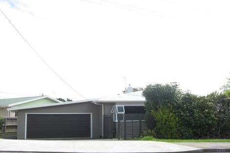 Photo of property in 242 Frankley Road, Frankleigh Park, New Plymouth, 4310