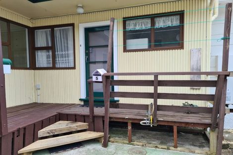 Photo of property in 5/93 Waikawa Road, Picton, 7220