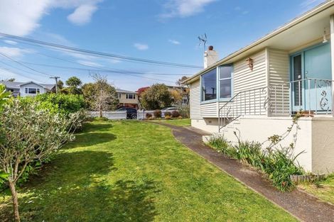 Photo of property in 14 Pembroke Street, Tawa, Wellington, 5028