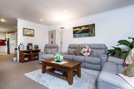 Photo of property in 20 Ainslee Street, Highlands Park, New Plymouth, 4312