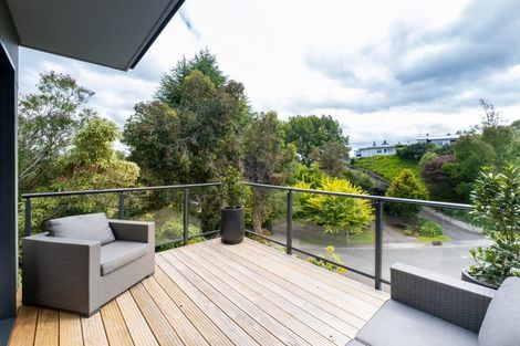 Photo of property in 10 Awarua Crescent, Havelock North, 4130