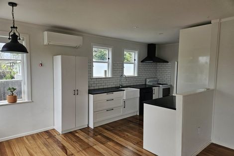 Photo of property in 2a Rewa Street, New Lynn, Auckland, 0600