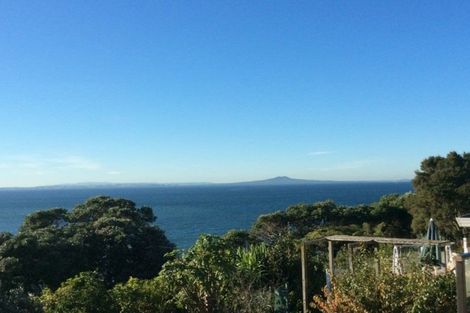 Photo of property in 1001 Whangaparaoa Road, Tindalls Beach, Whangaparaoa, 0930