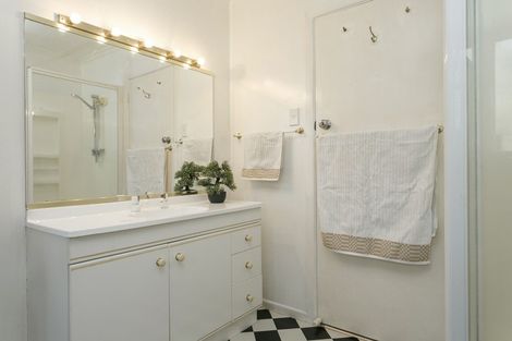 Photo of property in 8 Scenic Heights, Acacia Bay, Taupo, 3330