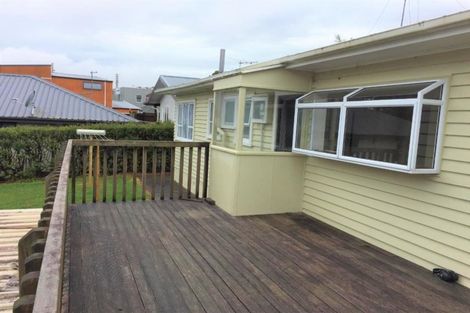 Photo of property in 68 Hobsonville Road, West Harbour, Auckland, 0618