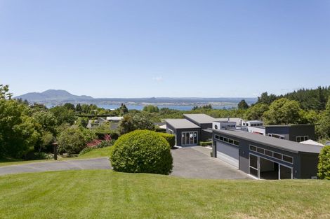 Photo of property in 10 Cameron Drive, Acacia Bay, Taupo, 3385