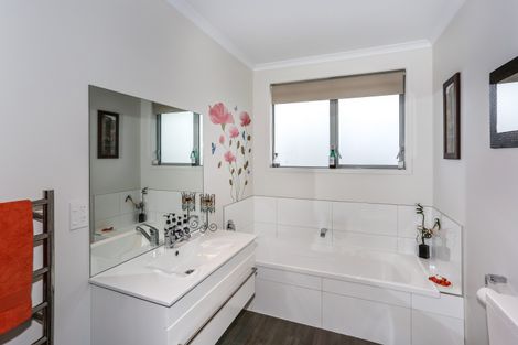 Photo of property in 68 Helenslee Road, Pokeno, 2402