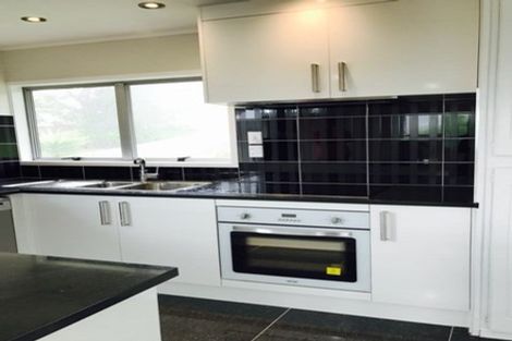 Photo of property in 43 Cedar Heights Avenue, Massey, Auckland, 0614