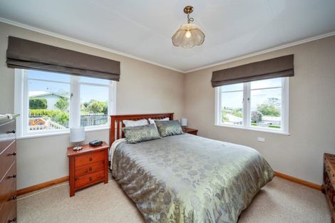 Photo of property in 72 Govett Avenue, Frankleigh Park, New Plymouth, 4310