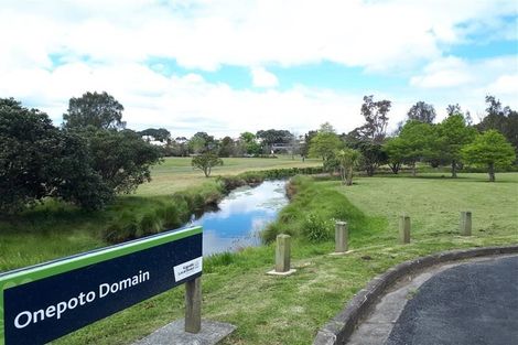 Photo of property in 12 Toi Toi Place, Northcote, Auckland, 0627