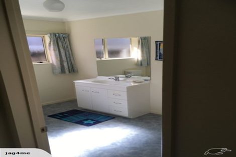 Photo of property in 4 Millennium Heights, Flagstaff, Hamilton, 3210