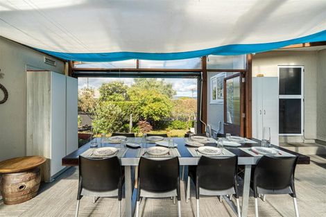 Photo of property in 1 Lavelle Road, Henderson, Auckland, 0612