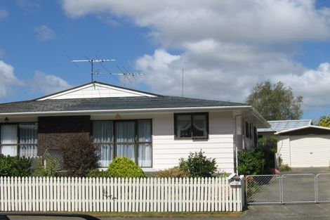 Photo of property in 1/44 Hartford Crescent, Totara Park, Upper Hutt, 5018