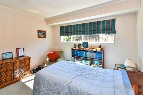 Photo of property in 28 Chippewa Place, Conifer Grove, Takanini, 2112