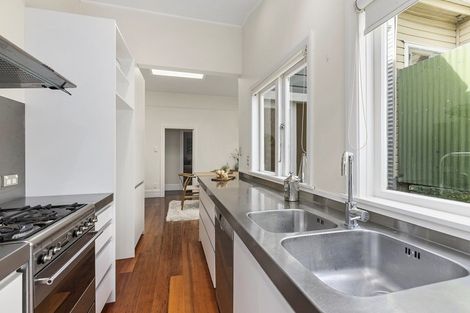 Photo of property in 9 Torquay Terrace, Newtown, Wellington, 6021