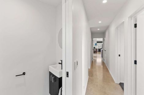 Photo of property in 15 Evelyn Crescent, Marshland, Christchurch, 8083