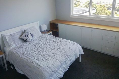 Photo of property in 69 Moana Road, Kelburn, Wellington, 6012