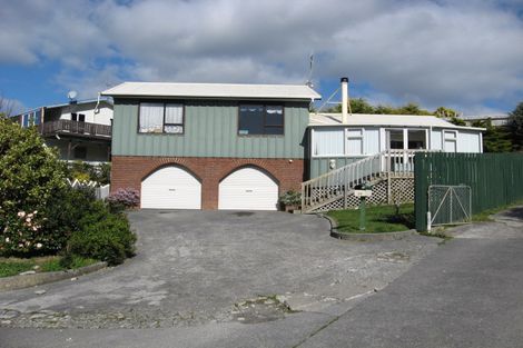 Photo of property in 39 Stockdale Street, Wainuiomata, Lower Hutt, 5014