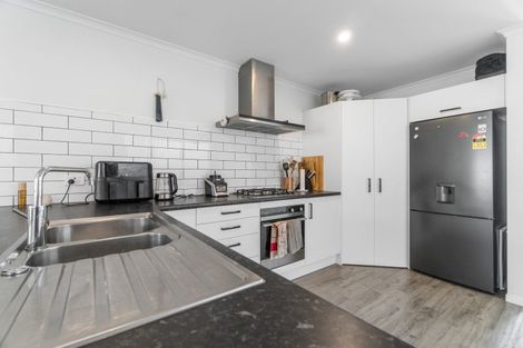 Photo of property in 32 Old Farm Road, Hamilton East, Hamilton, 3216