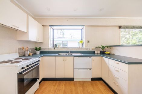 Photo of property in 6 Denver Grove, Totara Park, Upper Hutt, 5018