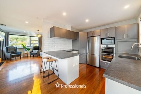 Photo of property in 14 Pinehaven Road, Pinehaven, Upper Hutt, 5019