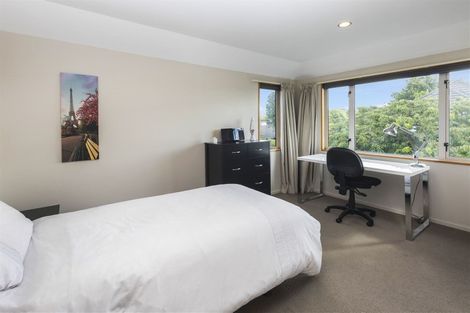 Photo of property in 16 Huntingdon Place Avonhead Christchurch City