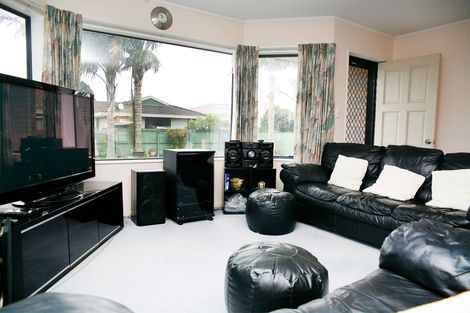 Photo of property in 45 Clevedon Road, Papakura, 2110
