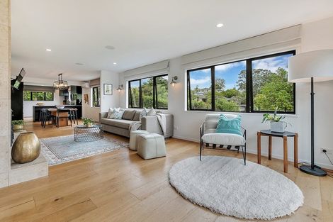 Photo of property in 28 Valhalla Drive, Beach Haven, Auckland, 0626